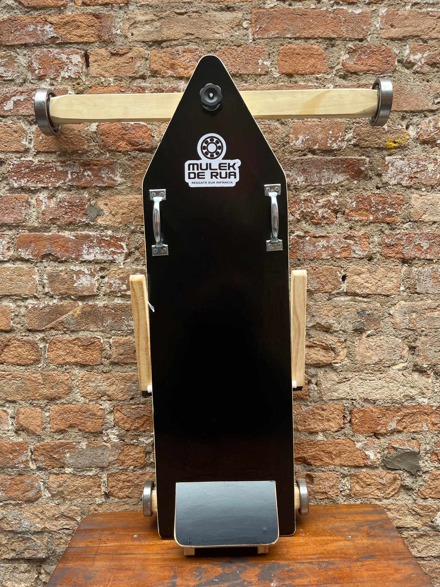 Carrinho de rolimã clássico preto