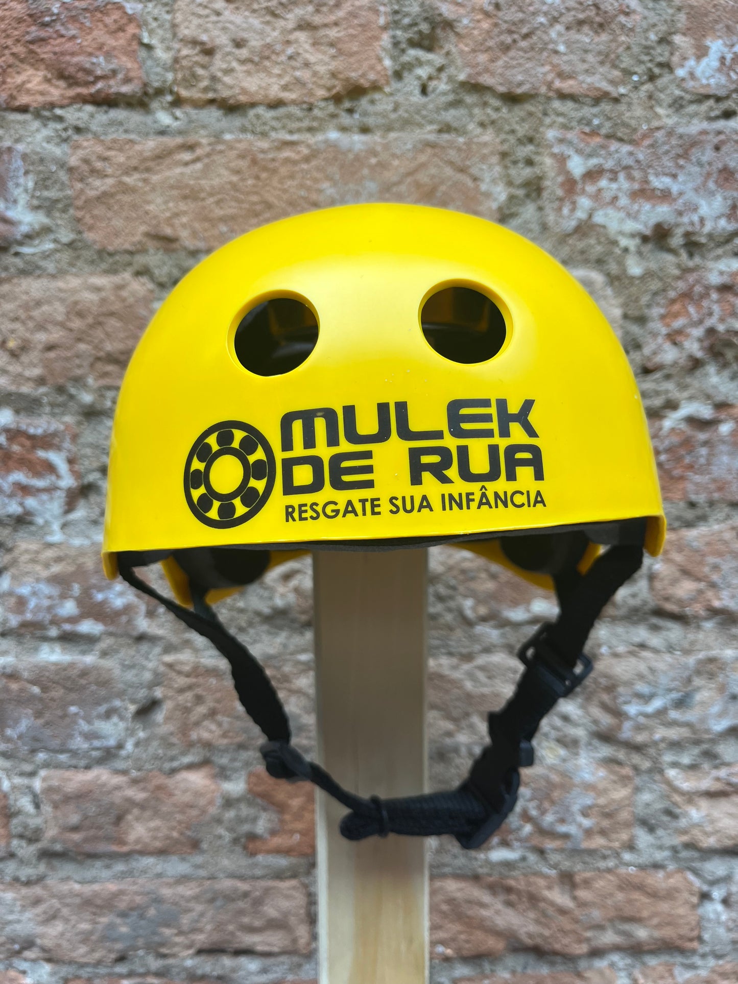 Capacete de proteção amerelo