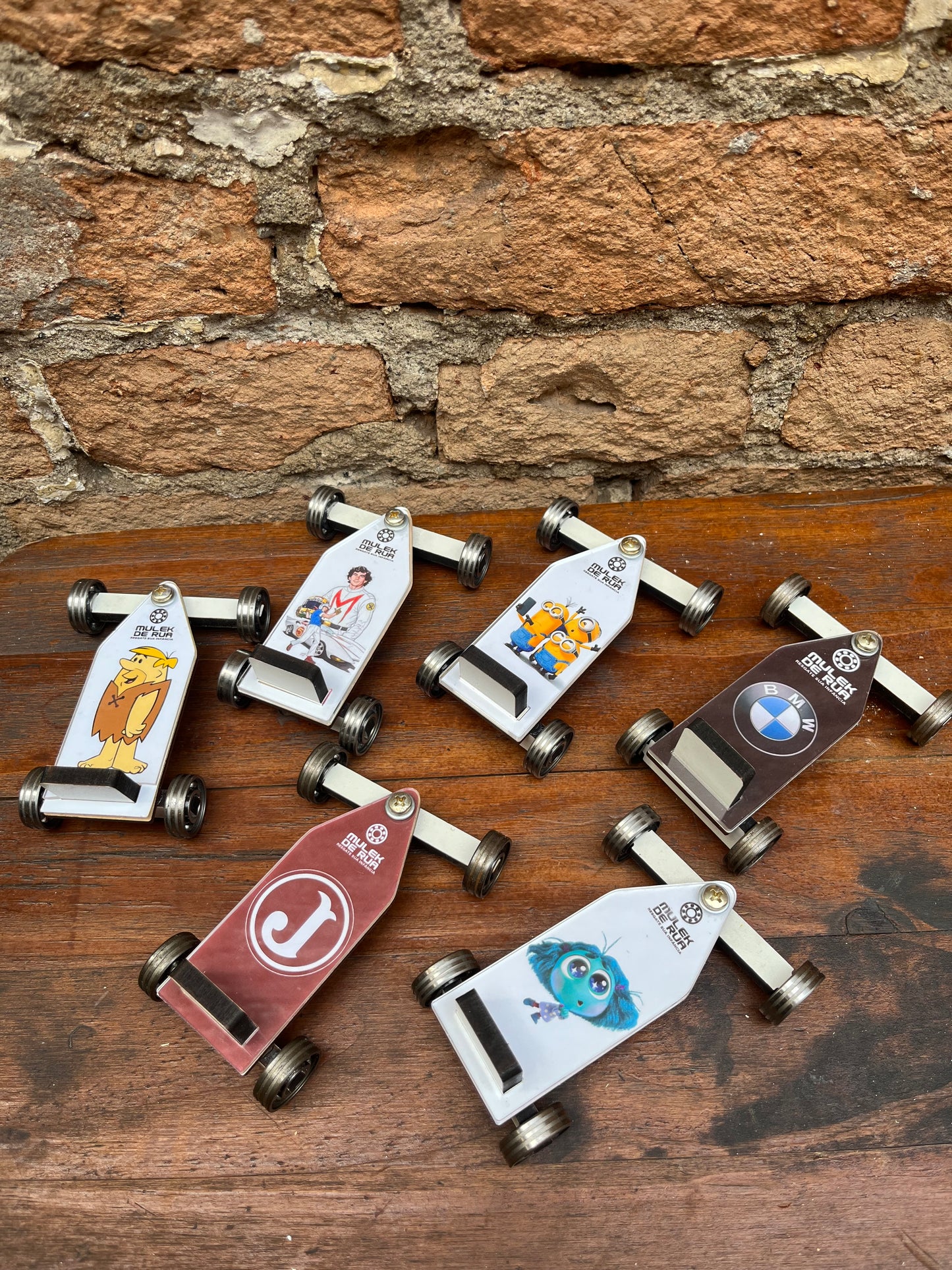 Mini carrinho de rolimã