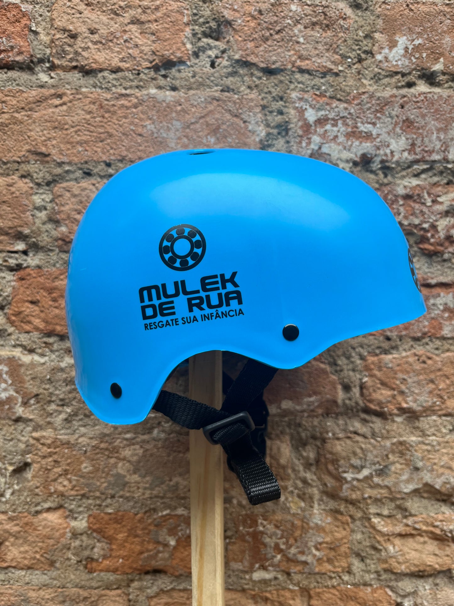 Capacete de proteção azul claro