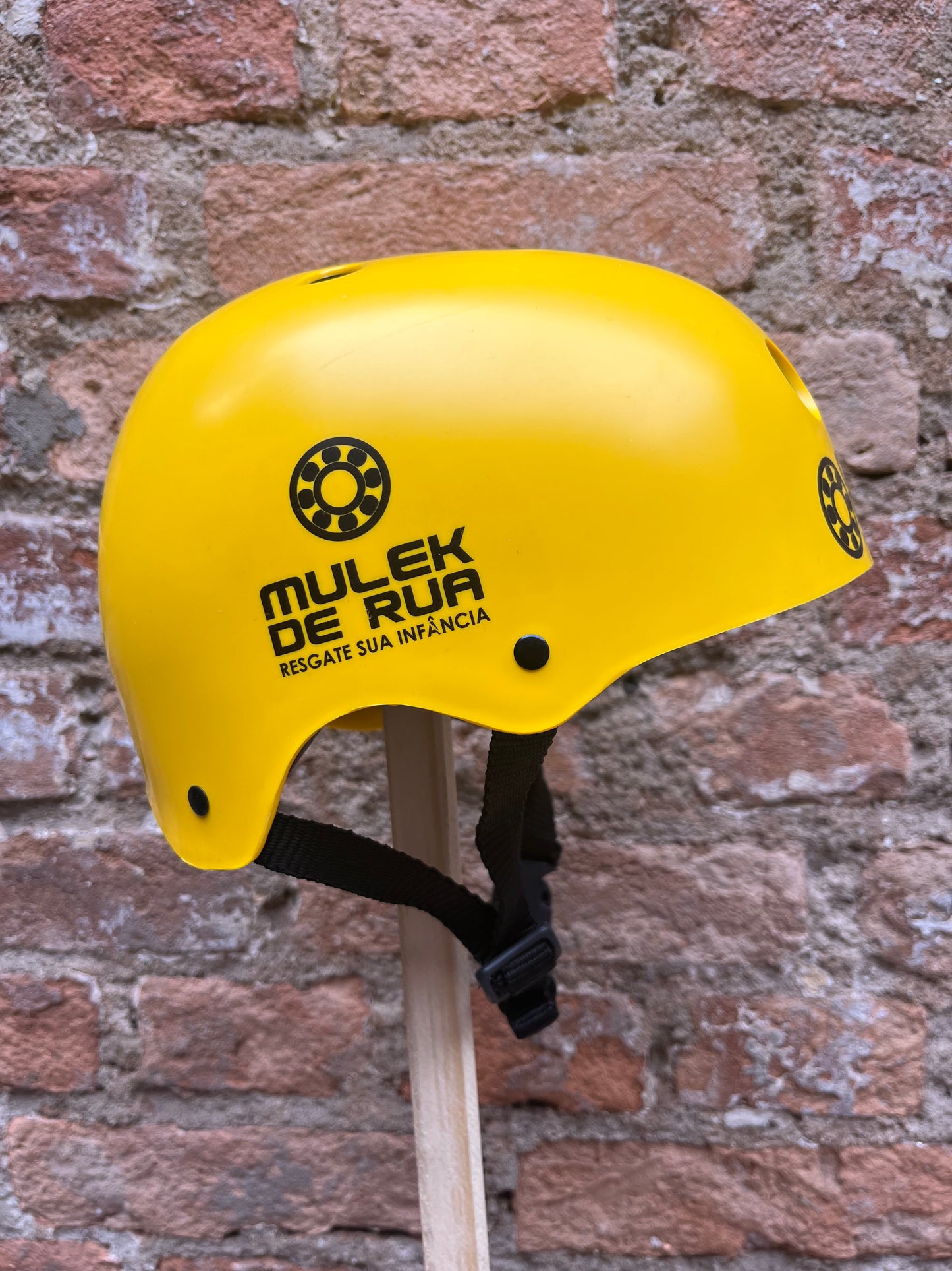 Capacete de proteção amerelo